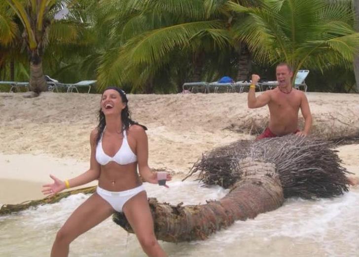 continuarea - theleastsexybikiniphotosever01164472001.jpg